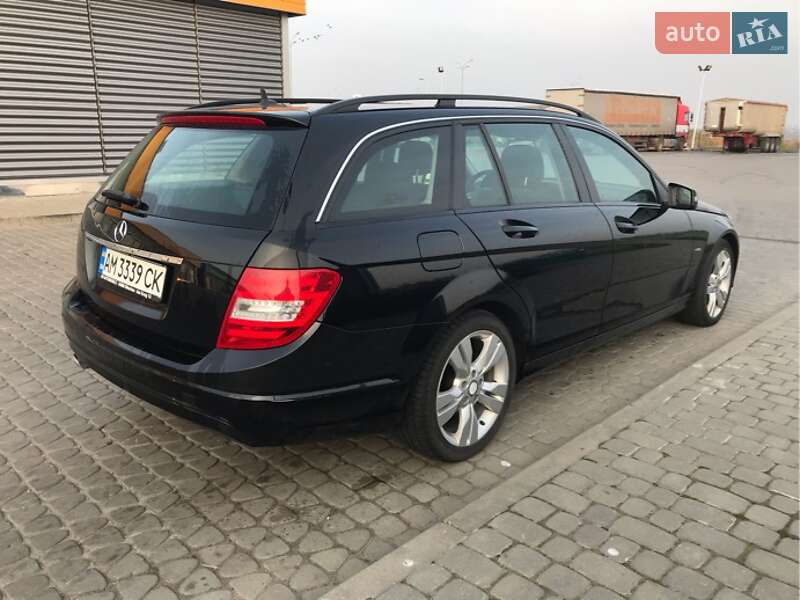 Універсал Mercedes-Benz C-Class 2012 в Звягелі