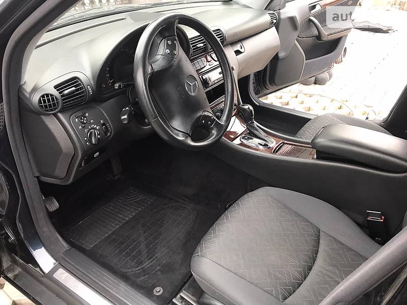 Седан Mercedes-Benz C-Class 2003 в Києві