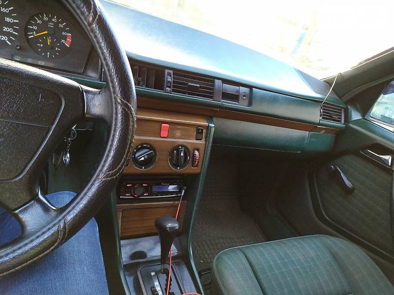 Седан Mercedes-Benz C-Class 1989 в Одесі