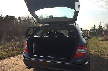 Універсал Mercedes-Benz C-Class 2010 в 
