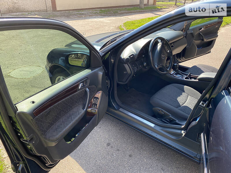 Седан Mercedes-Benz C-Class 2001 в Черкассах