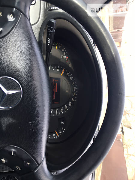 Універсал Mercedes-Benz C-Class 2002 в Києві