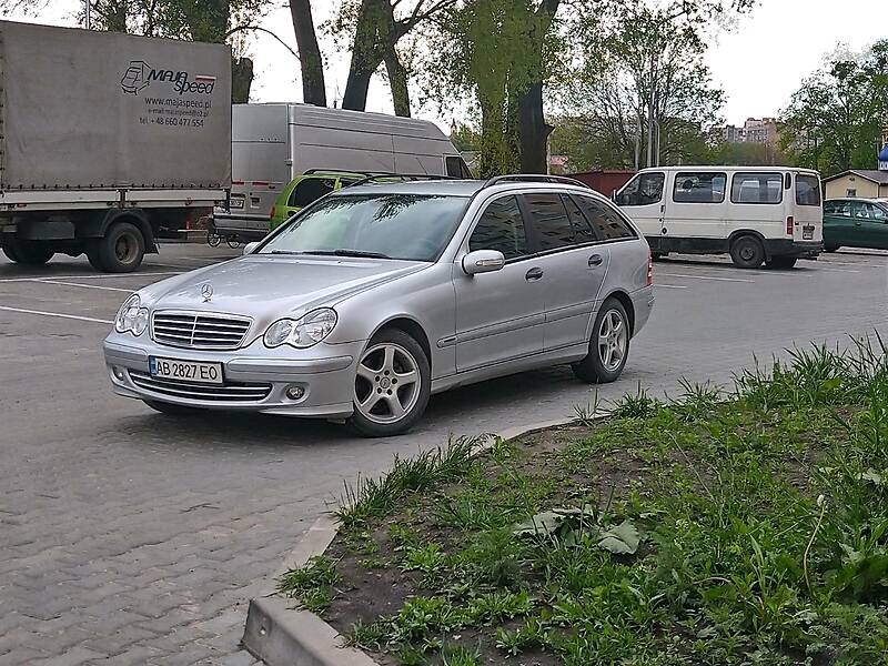 Універсал Mercedes-Benz C-Class 2005 в 
