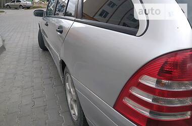 Універсал Mercedes-Benz C-Class 2005 в 