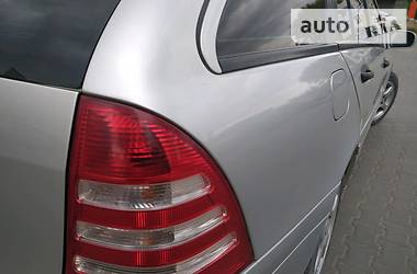 Універсал Mercedes-Benz C-Class 2005 в 