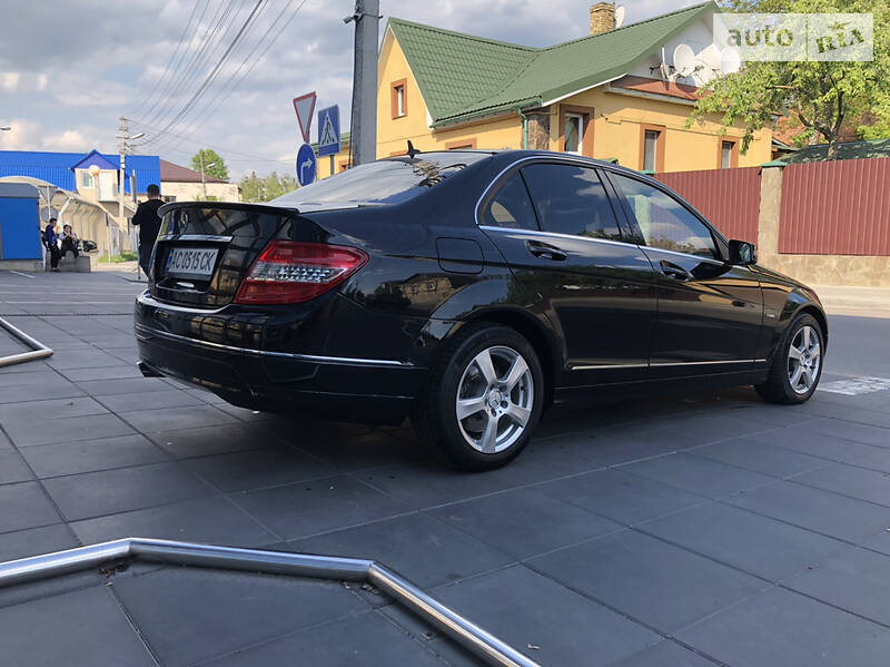 Седан Mercedes-Benz C-Class 2011 в Луцке