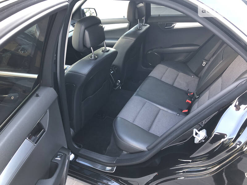 Седан Mercedes-Benz C-Class 2011 в Луцке