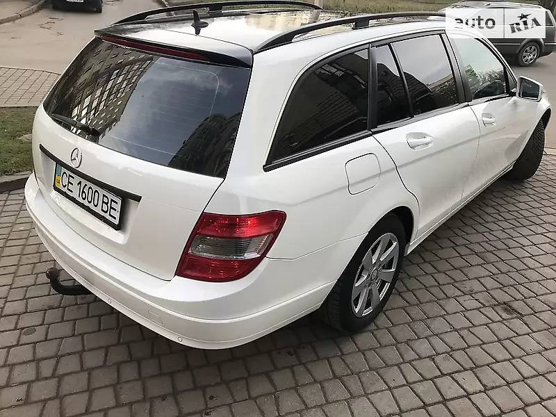 Універсал Mercedes-Benz C-Class 2010 в Чернівцях