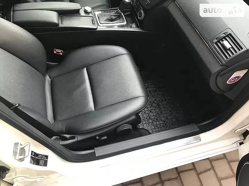 Універсал Mercedes-Benz C-Class 2010 в Чернівцях