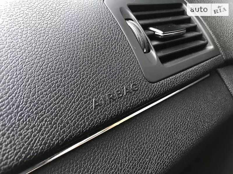 Універсал Mercedes-Benz C-Class 2010 в Чернівцях