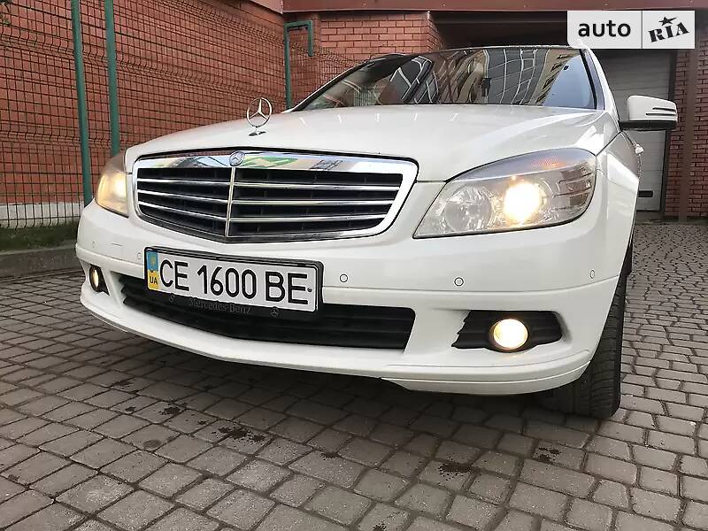 Універсал Mercedes-Benz C-Class 2010 в Чернівцях
