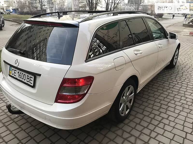 Універсал Mercedes-Benz C-Class 2010 в Чернівцях