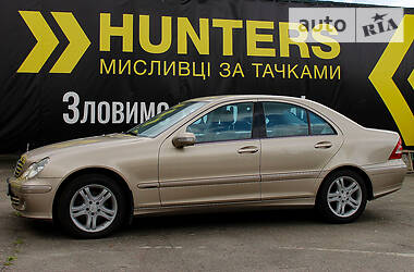 Седан Mercedes-Benz C-Class 2004 в Киеве