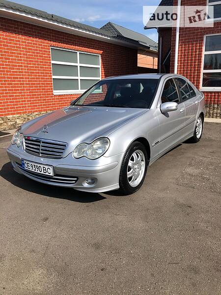 Седан Mercedes-Benz C-Class 2004 в Києві