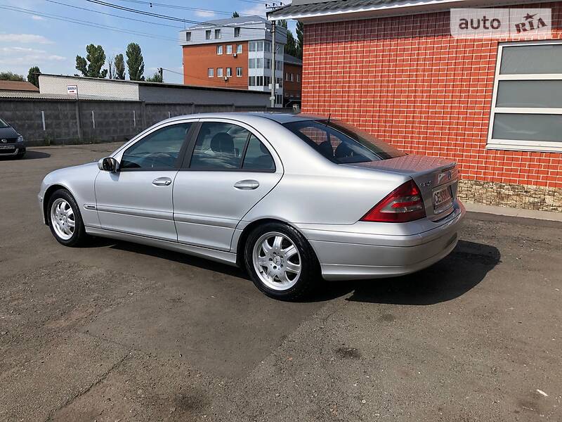 Седан Mercedes-Benz C-Class 2004 в Києві