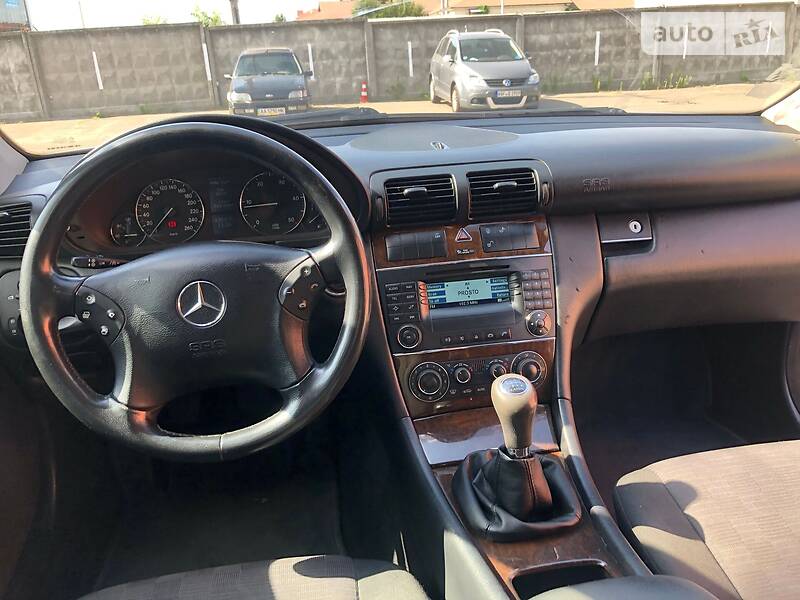Седан Mercedes-Benz C-Class 2004 в Києві