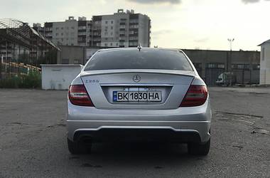 Седан Mercedes-Benz C-Class 2011 в Ровно