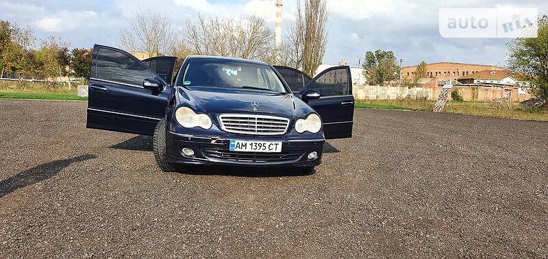 Седан Mercedes-Benz C-Class 2004 в Бердичеве