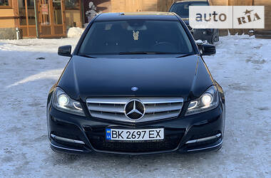 Седан Mercedes-Benz C-Class 2011 в Ровно