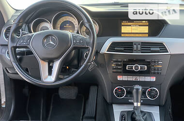 Седан Mercedes-Benz C-Class 2011 в Ровно