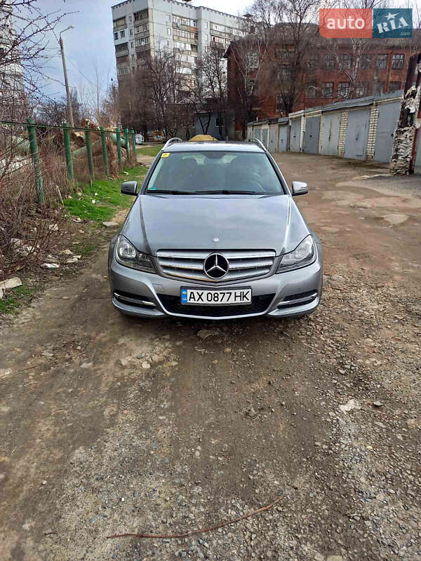 Універсал Mercedes-Benz C-Class 2014 в Харкові