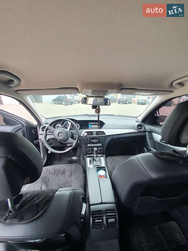 Седан Mercedes-Benz C-Class 2013 в Черновцах