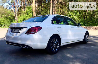 Седан Mercedes-Benz C-Class 2017 в 