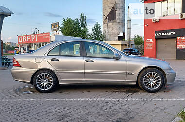 Седан Mercedes-Benz C-Class 2004 в Виннице