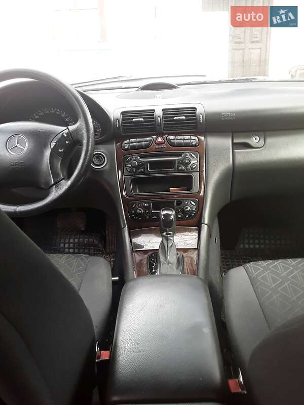 Седан Mercedes-Benz C-Class 2004 в Благовіщенську