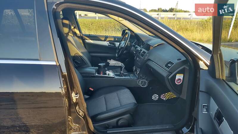 Универсал Mercedes-Benz C-Class 2010 в Львове