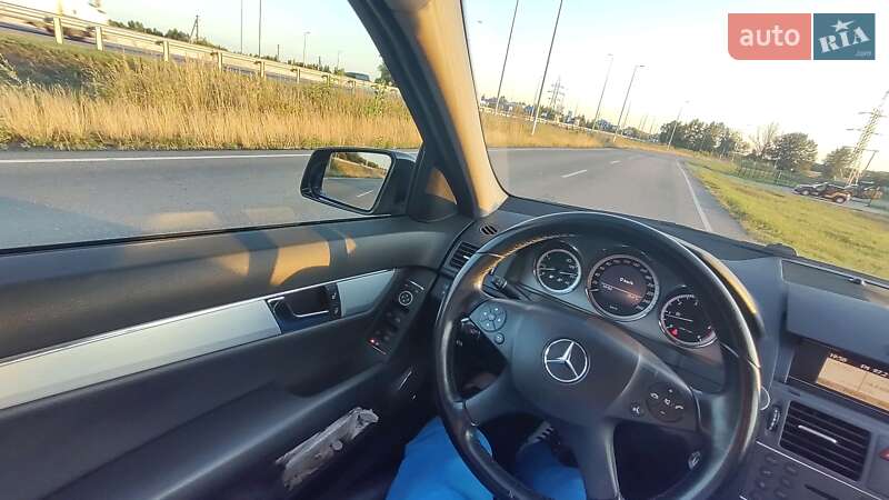 Универсал Mercedes-Benz C-Class 2010 в Львове