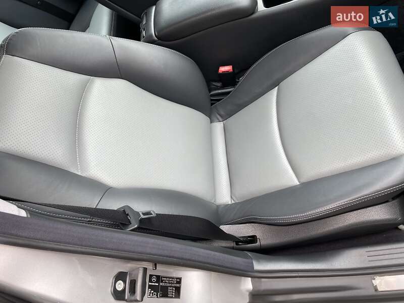 Седан Mercedes-Benz C-Class 2000 в Киеве