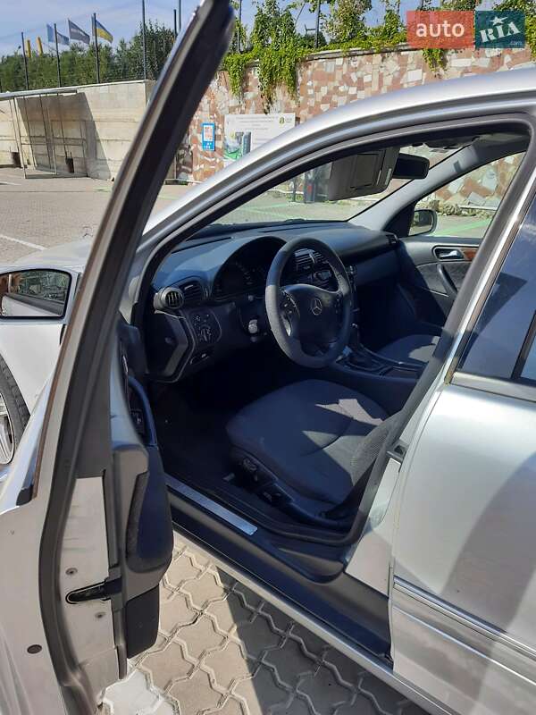 Седан Mercedes-Benz C-Class 2000 в Львове