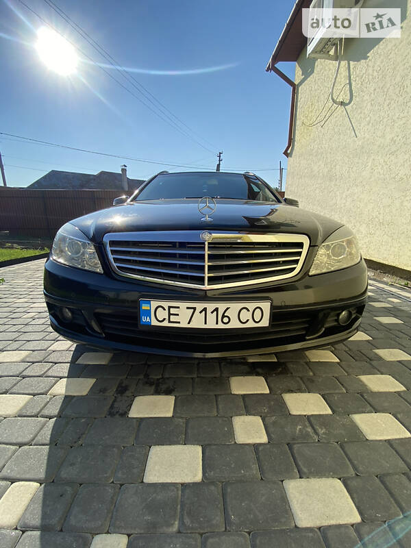 Універсал Mercedes-Benz C-Class 2010 в Чернівцях