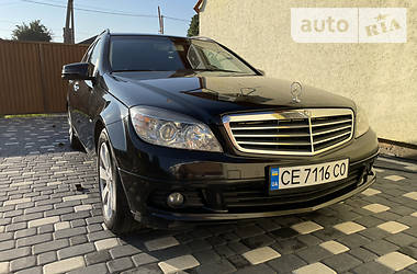 Універсал Mercedes-Benz C-Class 2010 в Чернівцях