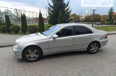 Седан Mercedes-Benz C-Class 2005 в Львове