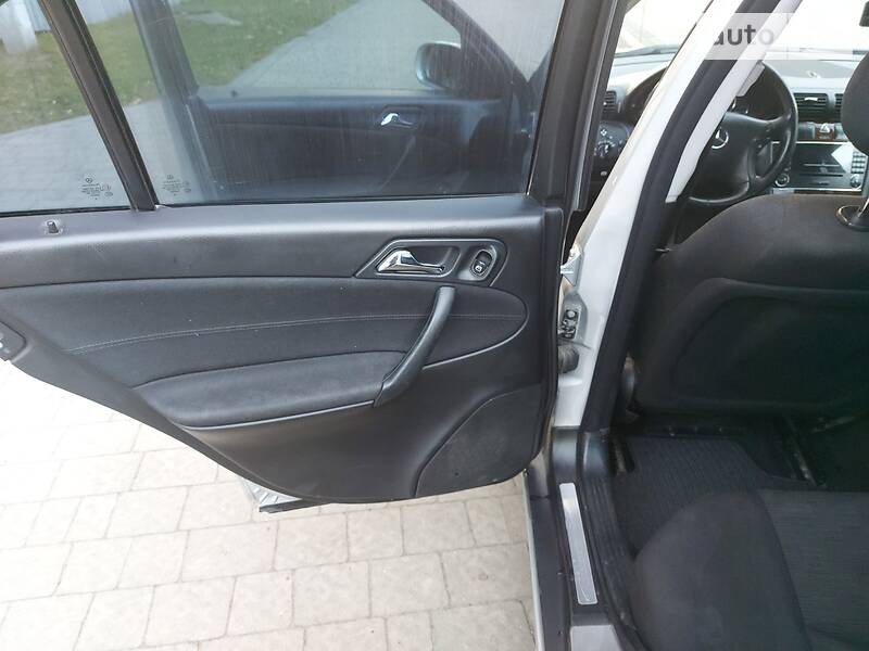 Седан Mercedes-Benz C-Class 2005 в Львові