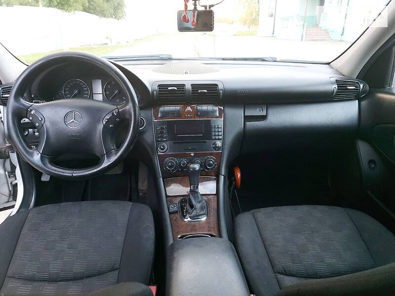 Седан Mercedes-Benz C-Class 2005 в Львові