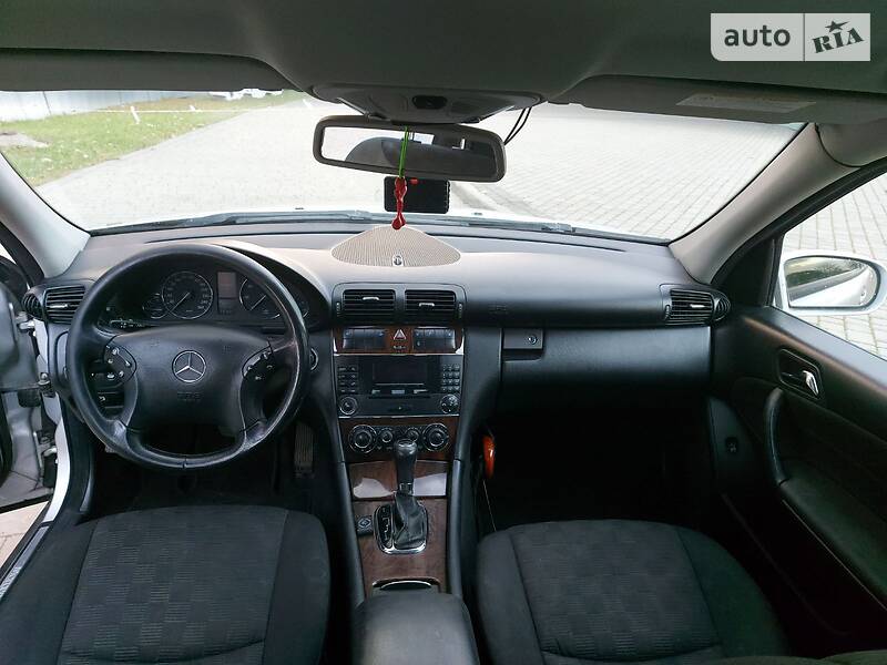 Седан Mercedes-Benz C-Class 2005 в Львові