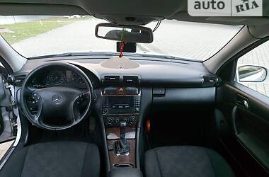 Седан Mercedes-Benz C-Class 2005 в 