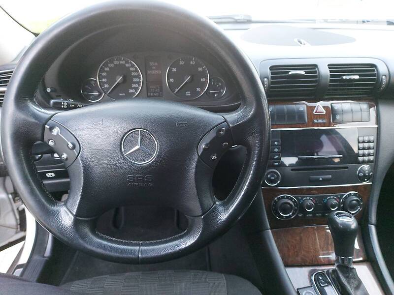 Седан Mercedes-Benz C-Class 2005 в Львові