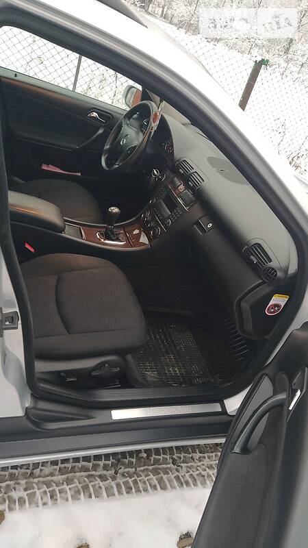 Універсал Mercedes-Benz C-Class 2006 в Ганичах