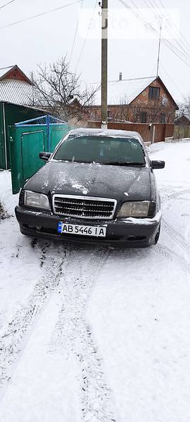 Седан Mercedes-Benz C-Class 1994 в Виннице