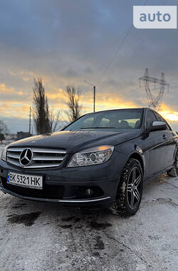 Седан Mercedes-Benz C-Class 2008 в Рівному