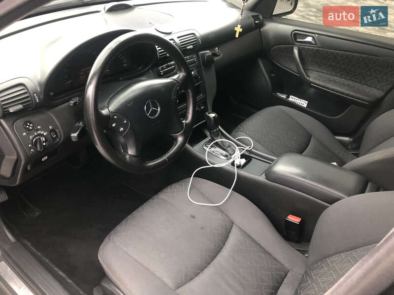 Седан Mercedes-Benz C-Class 2003 в Ужгороде