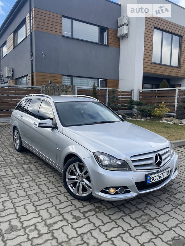 Mercedes-Benz C-Class 2011