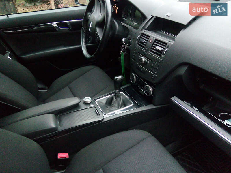 Універсал Mercedes-Benz C-Class 2010 в Снятині