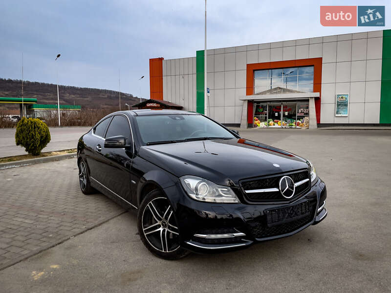 Купе Mercedes-Benz C-Class 2012 в Киеве