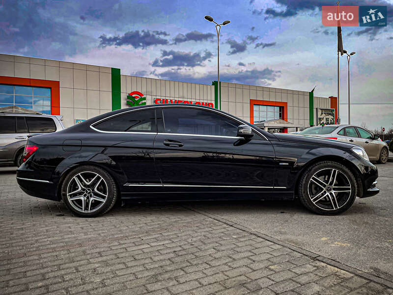 Купе Mercedes-Benz C-Class 2012 в Киеве