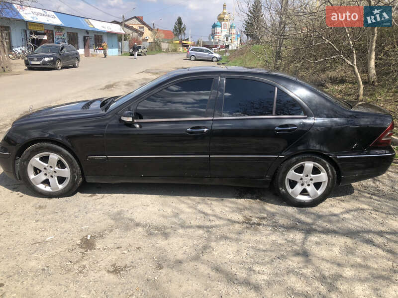 Седан Mercedes-Benz C-Class 2003 в Ужгороде